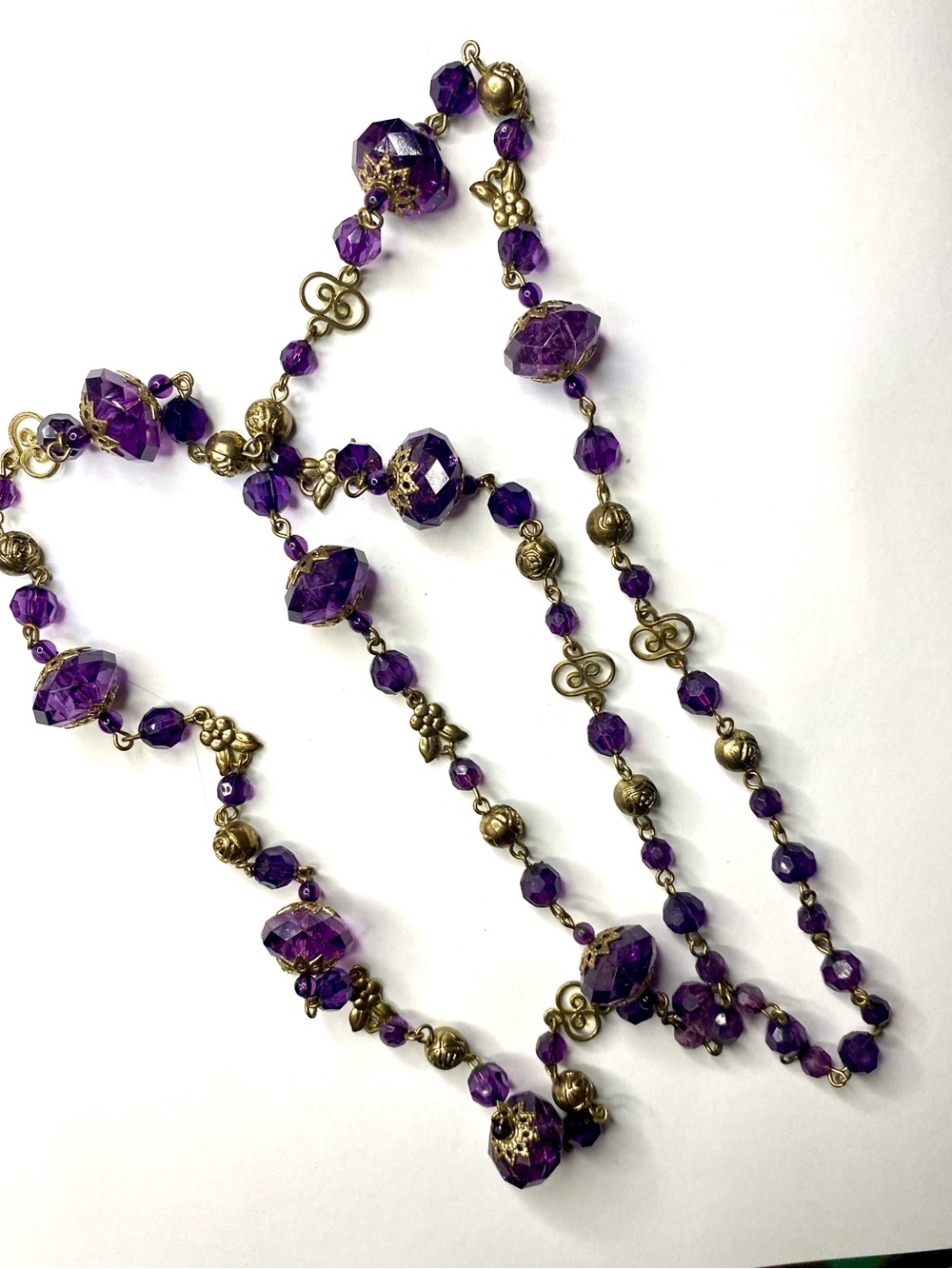Vintage-Inspired Purple Bead and Gold Tone Necklace